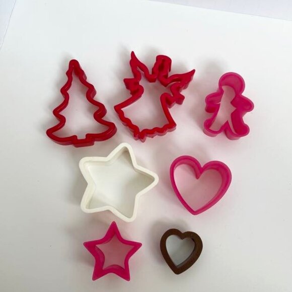 Cookie Cutters Holiday Plastic Set of 7 Minis - Picture 4 of 4